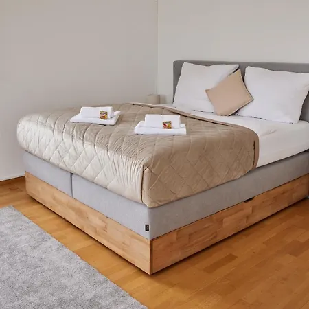 Idee Living: Design-apartment- Netflix - 6 Pers Apartament *
