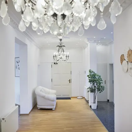 Idee Living: Design-apartment- Netflix - 6 Pers Apartament Mannheim