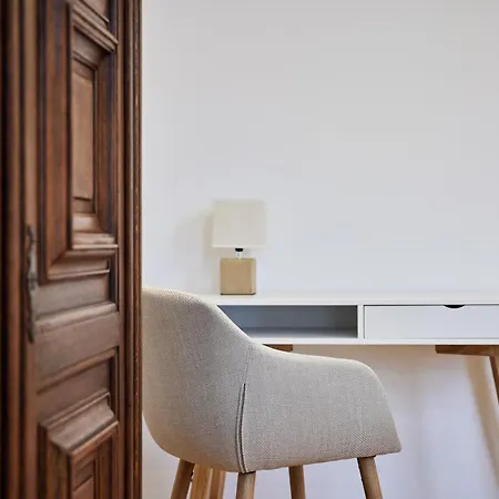 Idee Living: Design-apartment- Netflix - 6 Pers