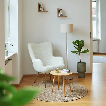 Idee Living: Design-apartment- Netflix - 6 Pers