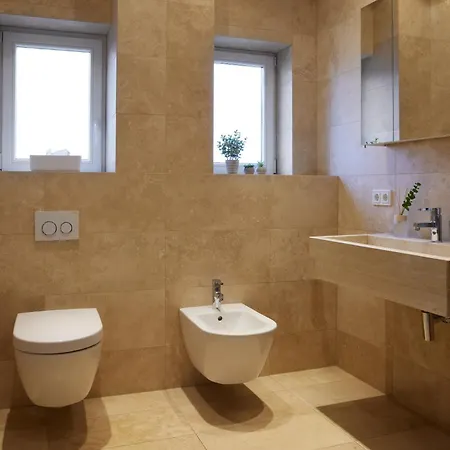 Idee Living: Design-apartment- Netflix - 6 Pers *